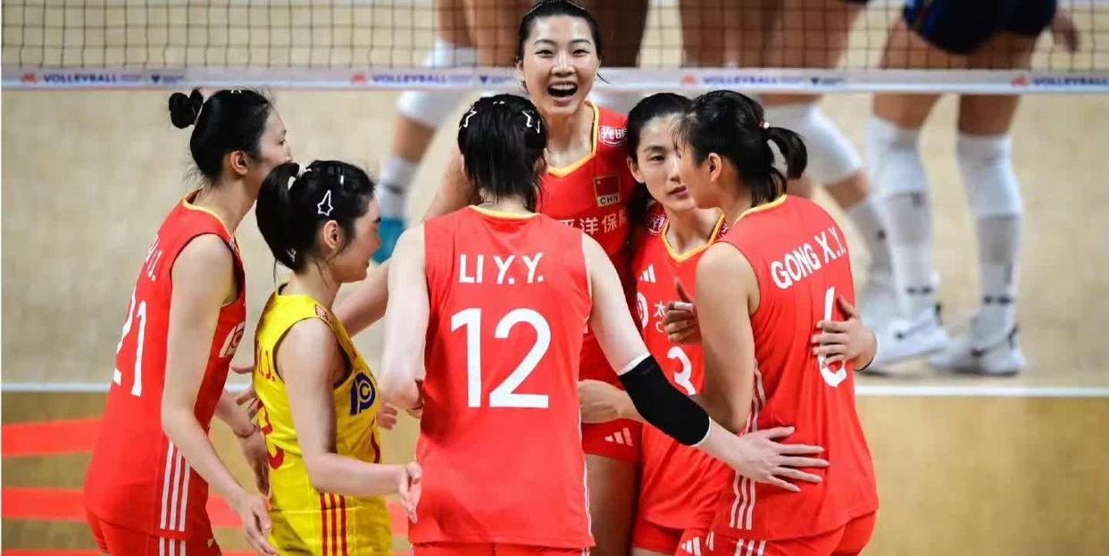 关于中国女排对阵巴萨激战胶着，最终险胜对手的信息